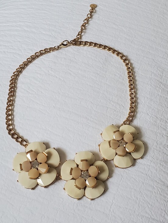 Jewelry - Statement Floral Gold-tone Chain Necklace with Cream Flower Pendants